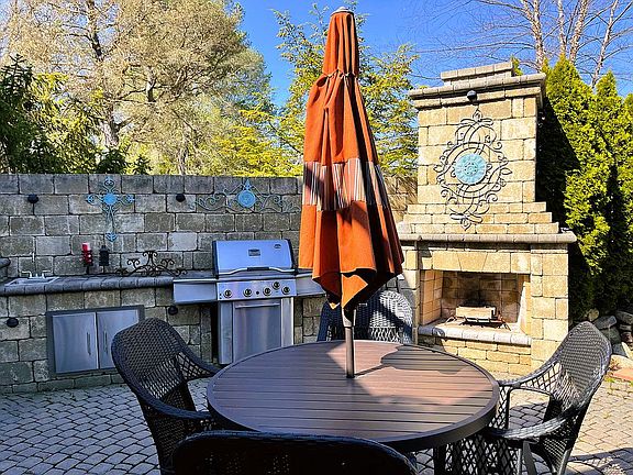 5th image of 6055 Pinehurst Ct