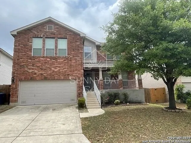 4 bed, 2.5 bath, 2424 sqft, $1,995 — Photo 1