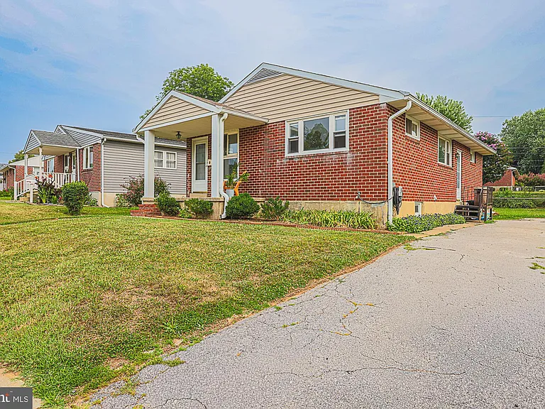 16 Hathaway Rd — Photo 21