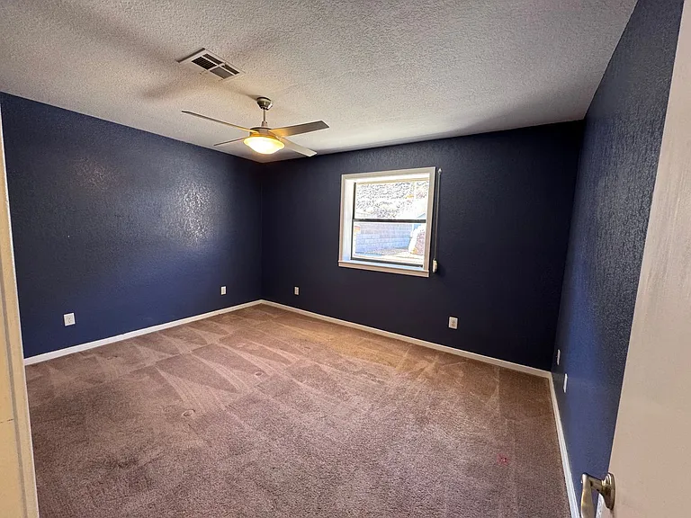 857 Robinson Ln — Photo 22