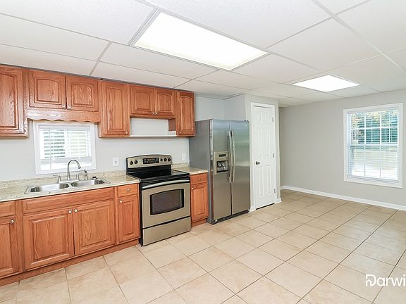 4th image of 131 S Winds Dr