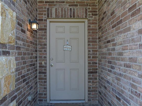 2nd image of 1364 Hillside Dr