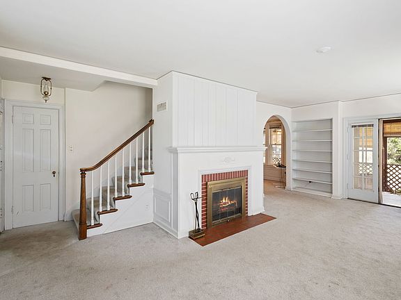 3rd image of 543 Dover Ave