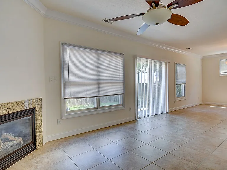 2224 W Berrie Cir — Photo 12