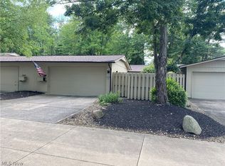 19761 Dell Dr, Strongsville, OH