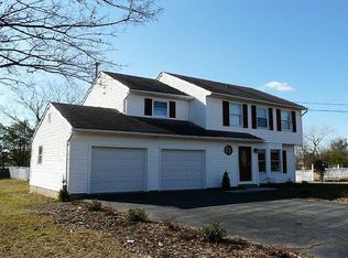 6 Decaire Ln, Franklin Park, NJ 08823