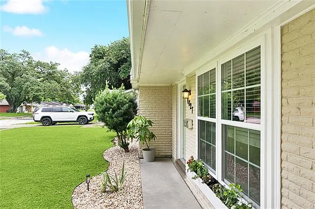 6227 Brunswick Ct — Photo 3