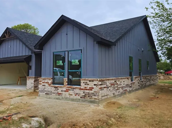 106 Meadow Heath Dr, Mabank, TX 75156