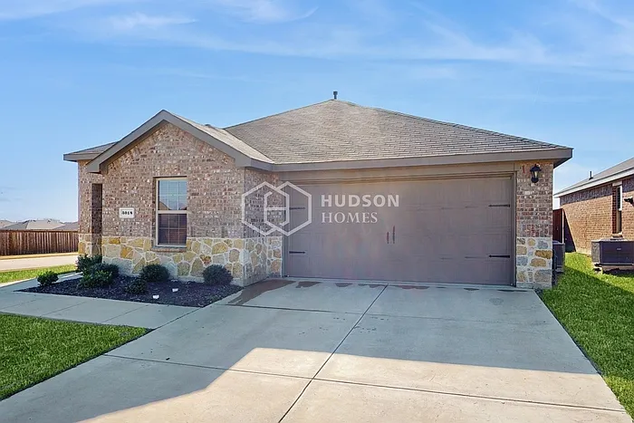 3018 Sweetwater Trl — Photo 1