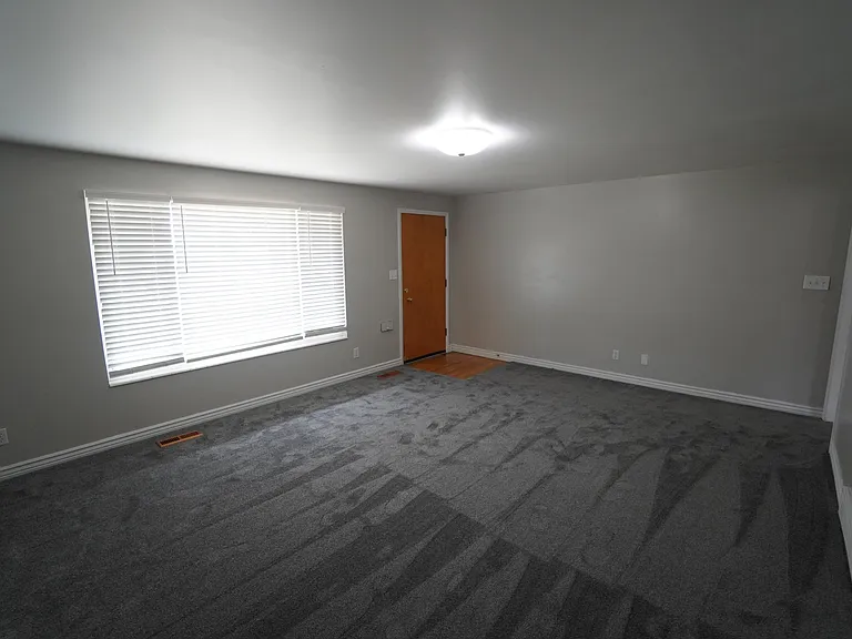 4402 Jefferson Ave — Photo 7