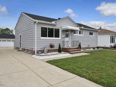 3612 Center Dr, Parma, OH, 44134