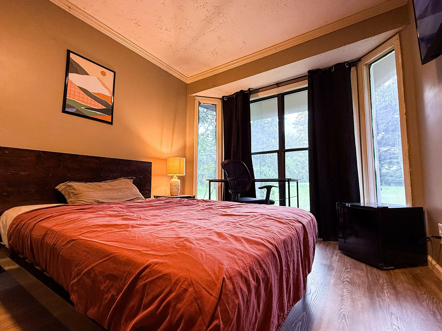 4 bed, 2.0 bath, 1679 sqft, $949 — Photo 2