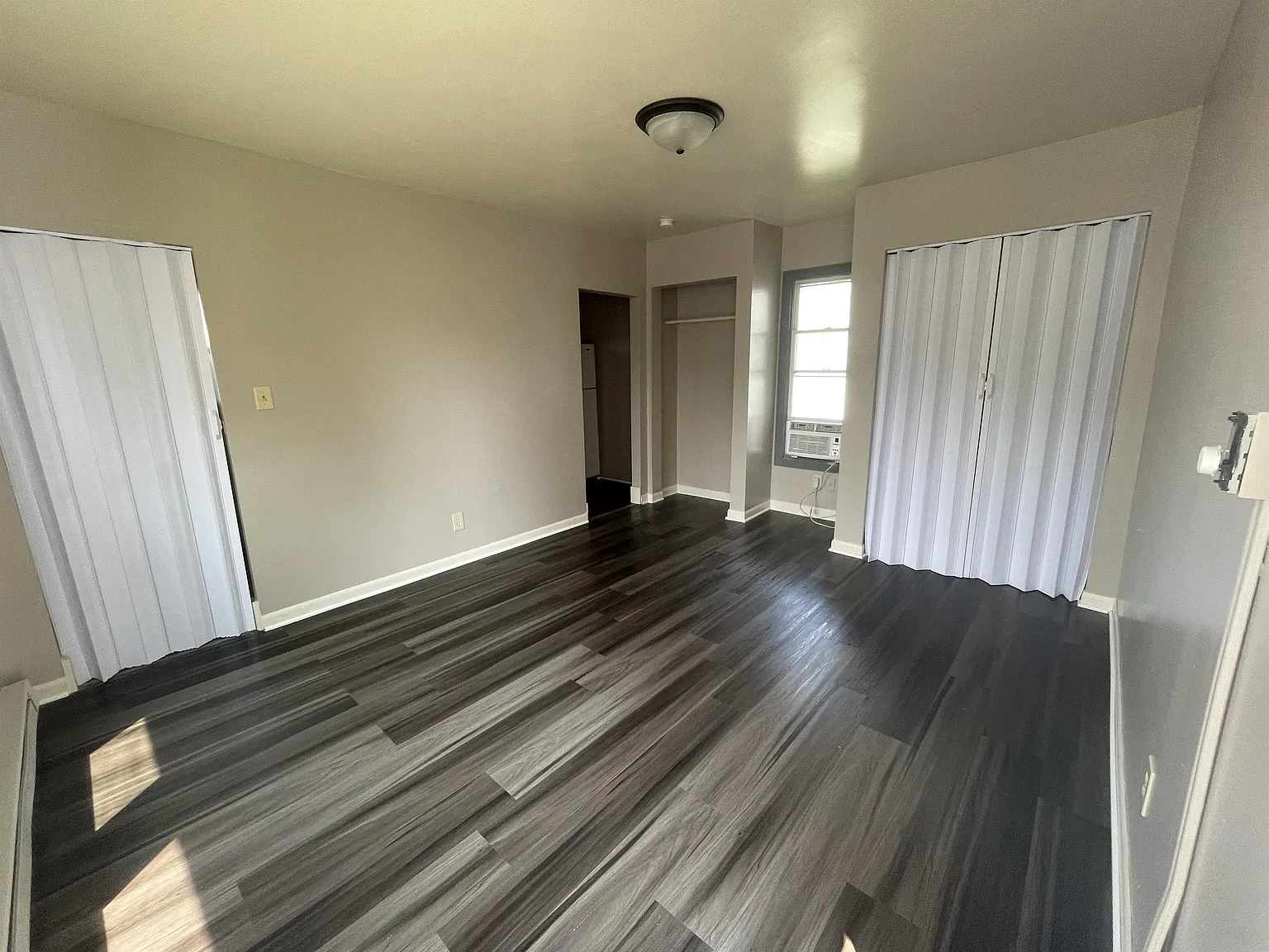 203 Elmhurst - 2 — Photo 4