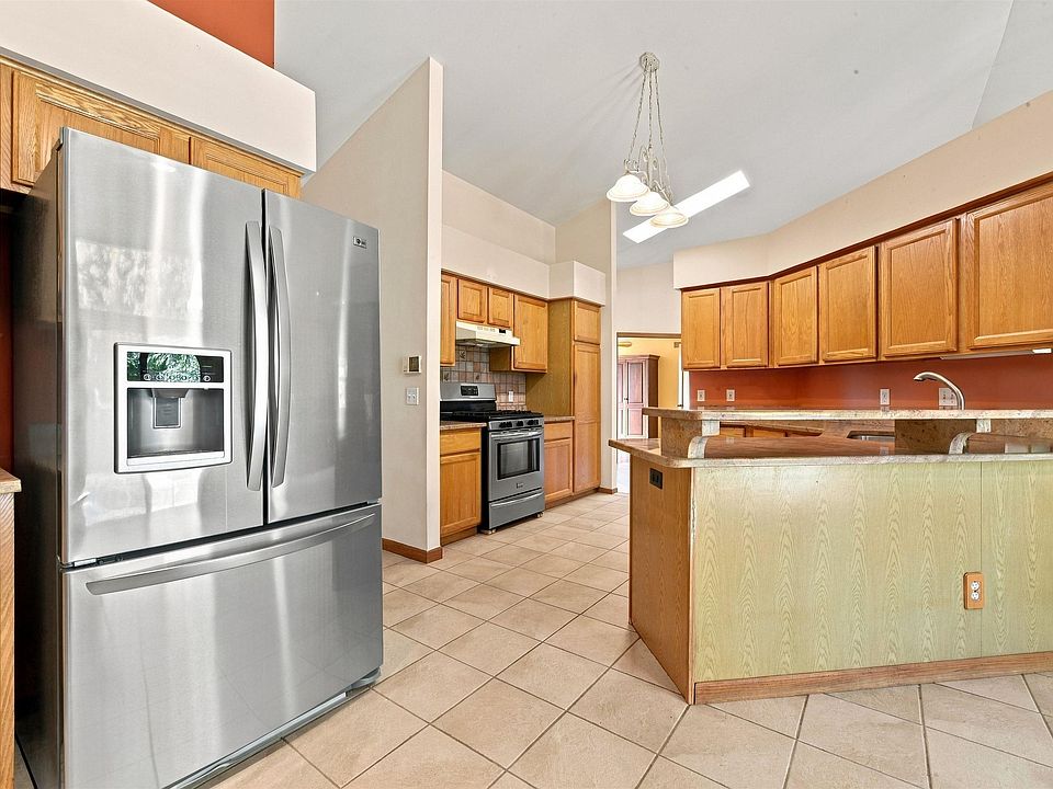 42170 Brianna Dr, photo 6