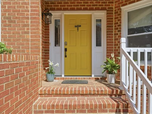 4826 Kempsville Greens Pkwy, Virginia Beach, VA 23462