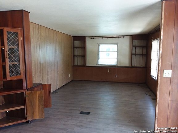 3rd image of 8449 Northmont Dr
