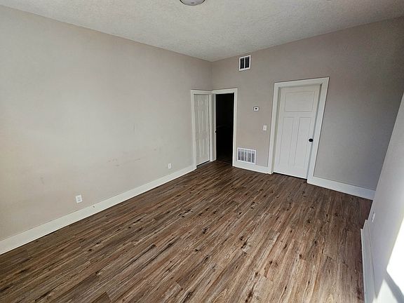 5th image of 32 N Vine St APT 4