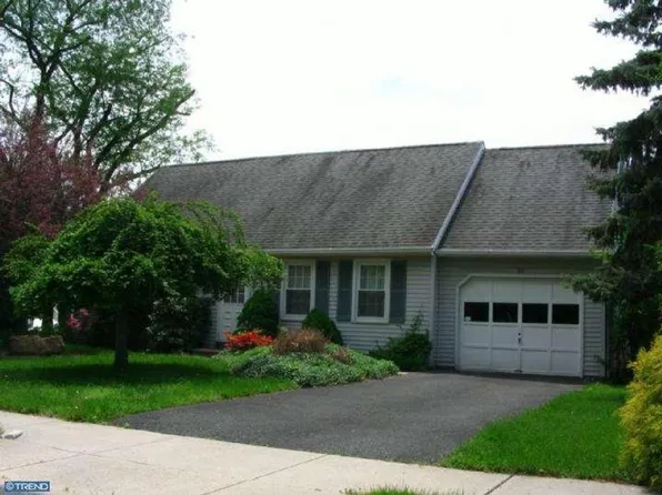 84 Mountain Blvd, Wernersville, PA 19565