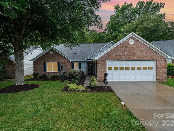 2nd image of 610 Hidden Creek Cir