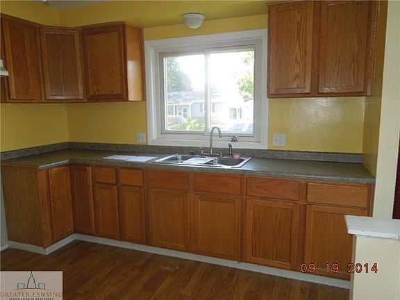 4th image of 4711 Woodlyn Dr