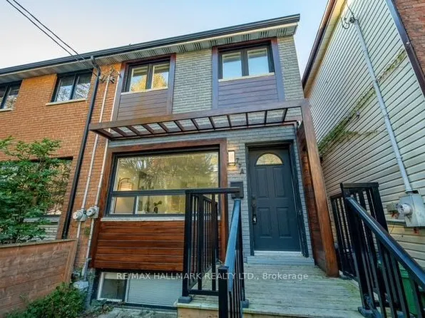 77 A Badgerow Ave, Toronto, ON M4M 1V5
