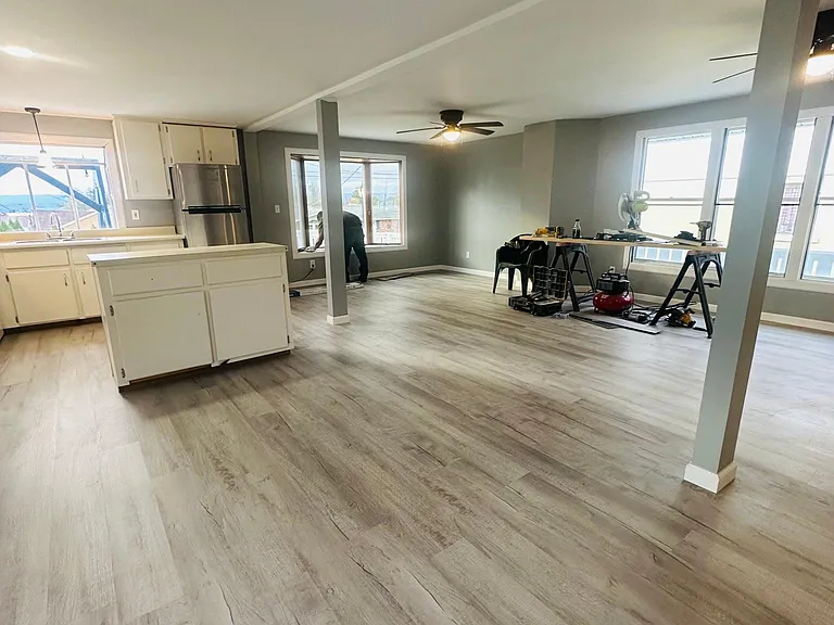 204 Phillips St — Photo 20