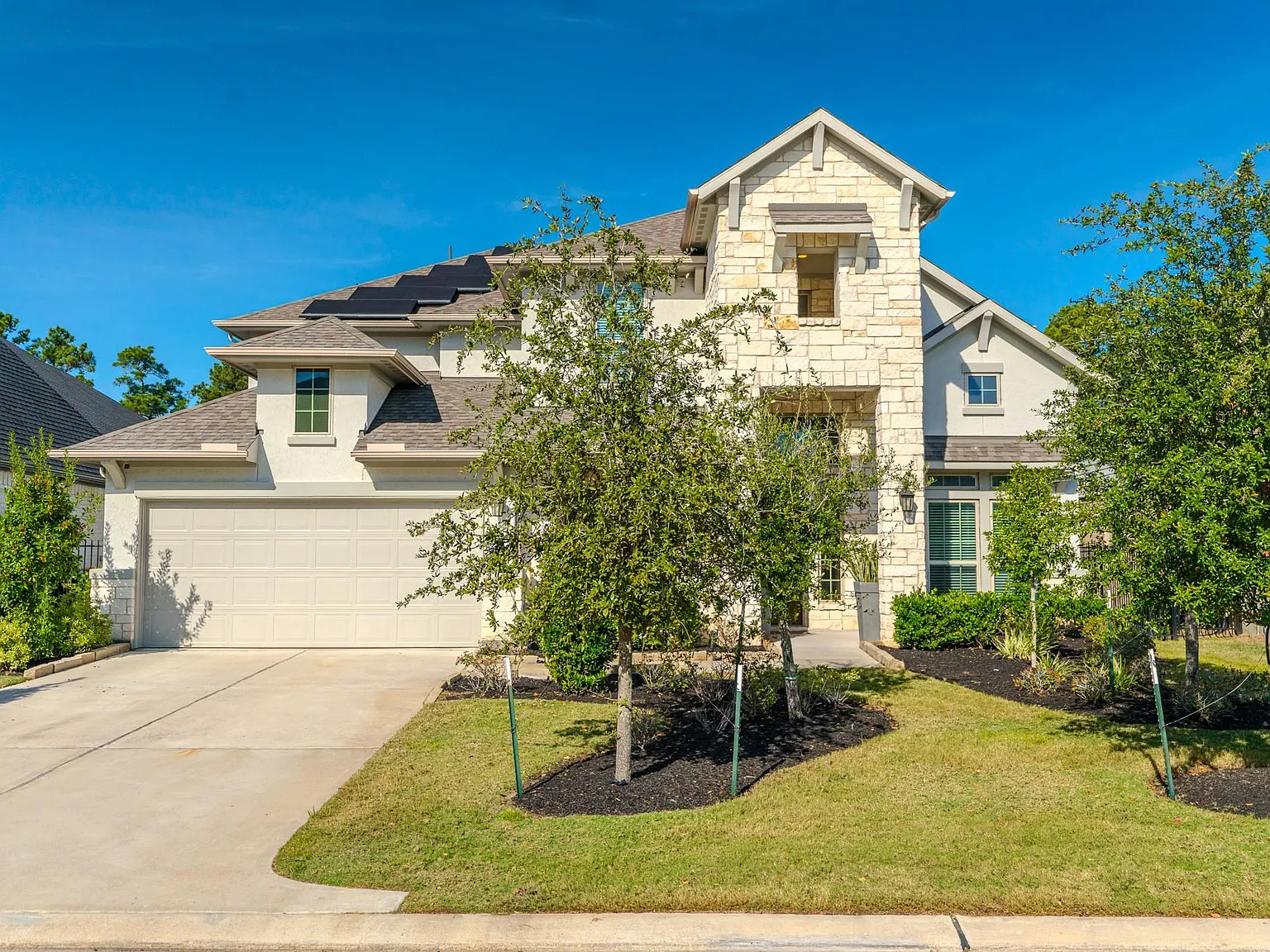 5 bed, 4.5 bath, 4016 sqft, $5,250 — Photo 2