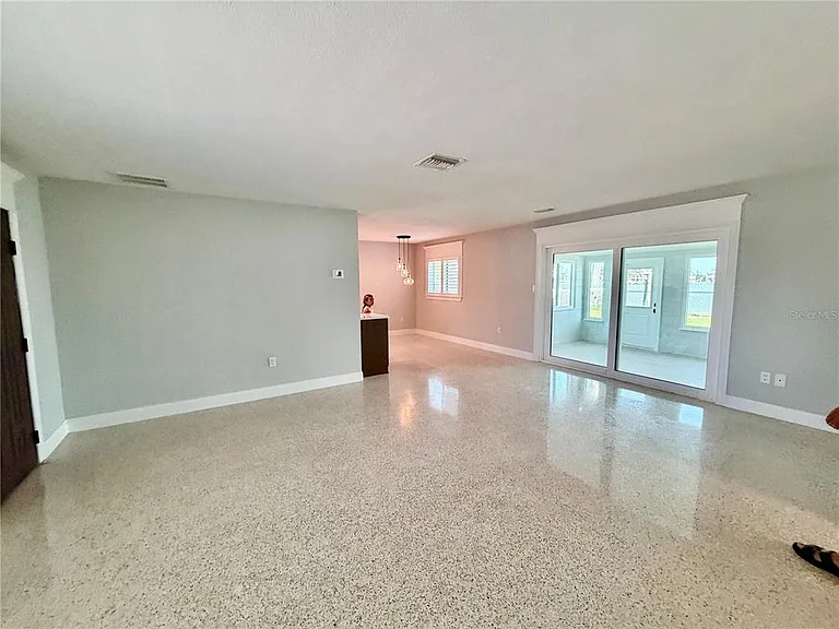 17045 Dolphin Dr — Photo 27