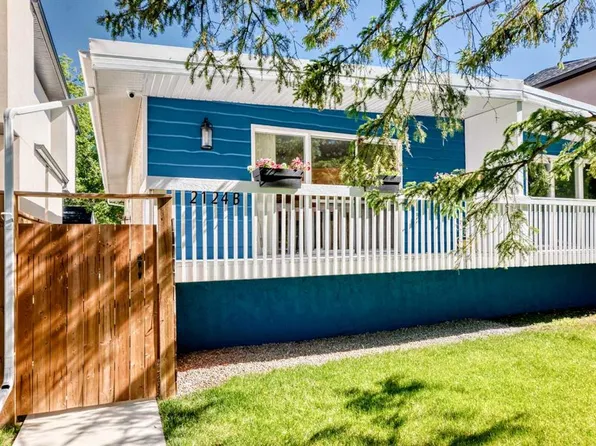 2124 B S 52nd Ave SW, Calgary, AB T3E 1K3
