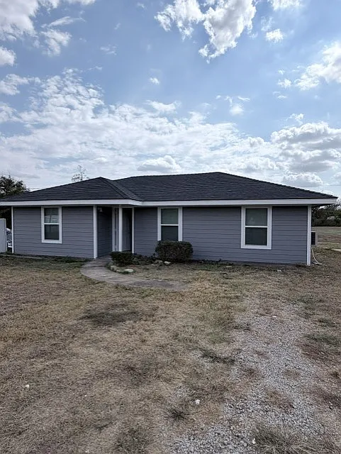 3 bed, 1050 sqft, $1,800 — Photo 1