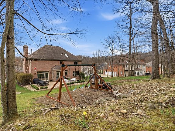 5th image of 128 Oakview Dr