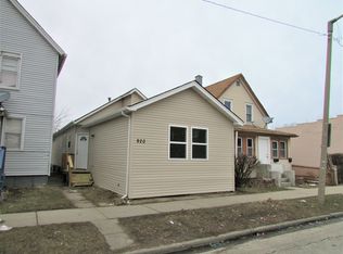 920 10th St, Waukegan, IL 60085