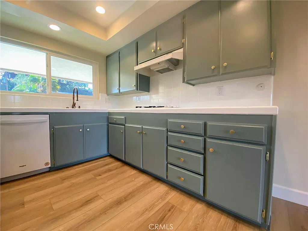 2 bed, 1320 sqft, $3,500 — Photo 2