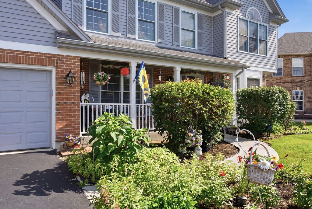 608 Lindsay Cir, North Aurora, IL - View 3