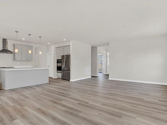 5th image of 6300 Fawncrest Ln