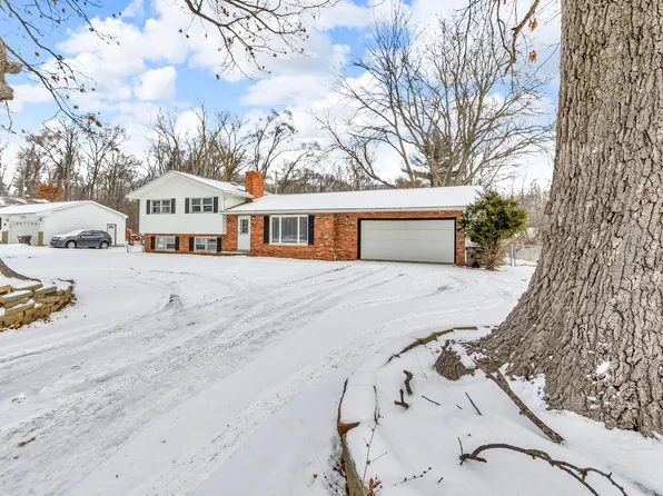 627 Robinson Rd, Jackson, MI 49203