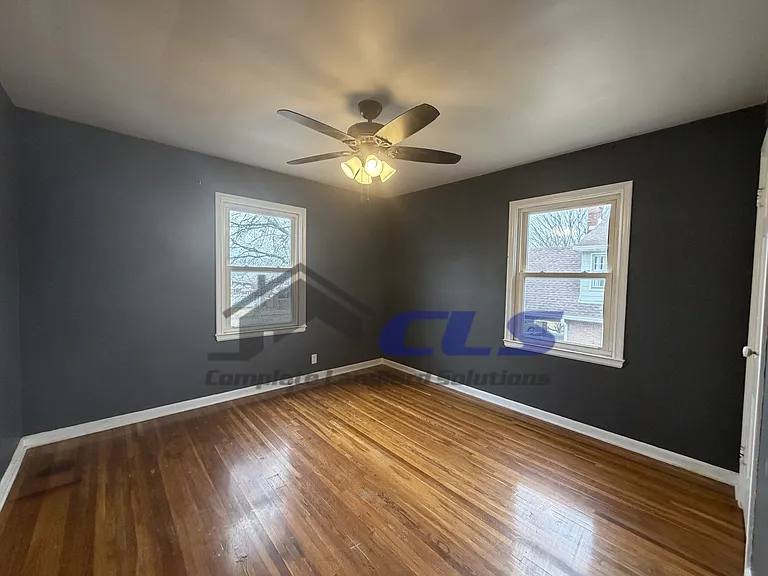 2116 Poplar St — Photo 8