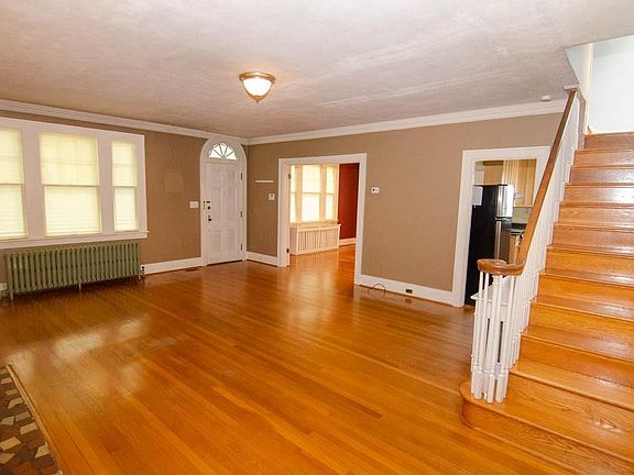 4th image of 523 Shenandoah St