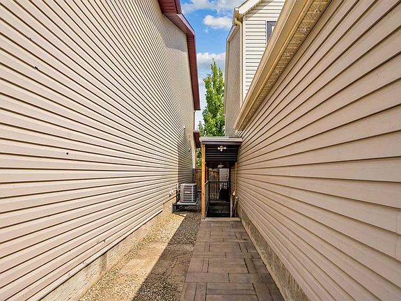 4th image of 91 NE Copperstone Gate SE