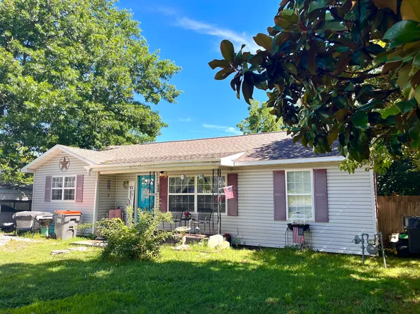 109 W Garner Avenue, Goodman, MO 64843