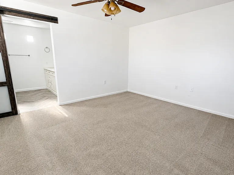 3221 N 37th St #15 — Photo 22