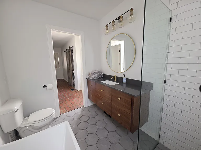 1107 Woodlawn Pl — Photo 10