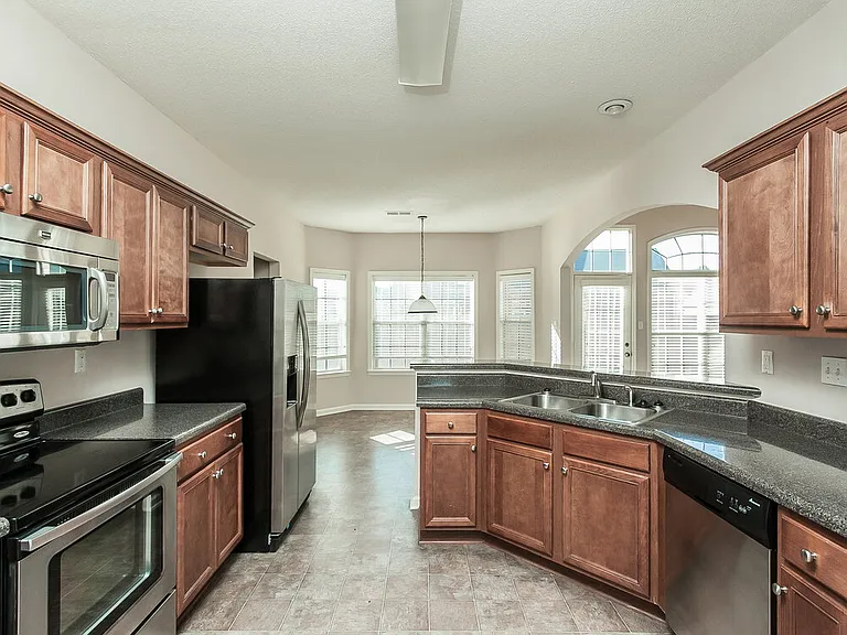 1625 Blackalder Cv — Photo 6