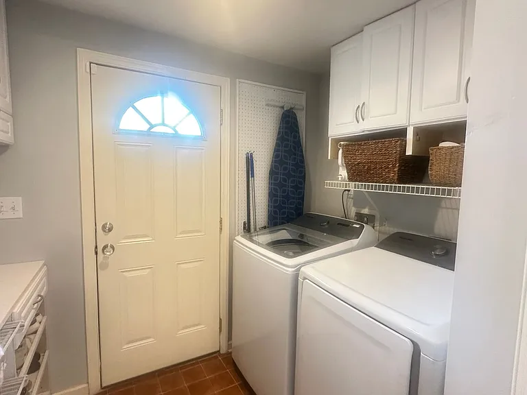 1332 Belvedere Ave — Photo 16