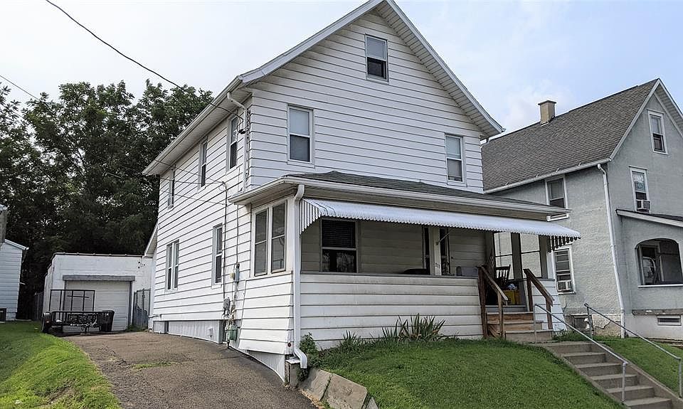 1st image of 211 Squires Ave