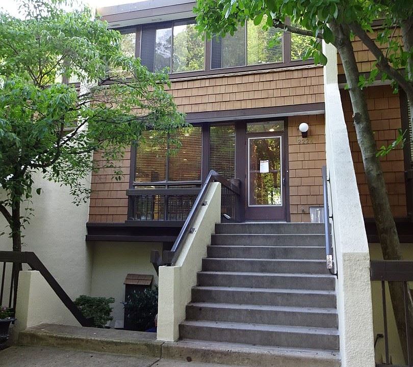 1st image of 2224 S Quincy St