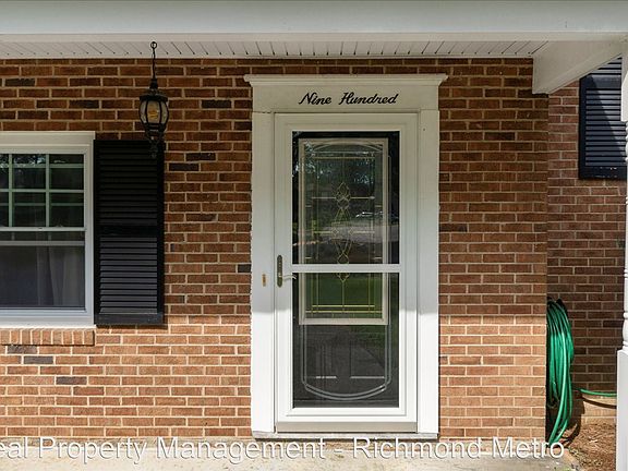 4th image of 900 Smithfield Ave