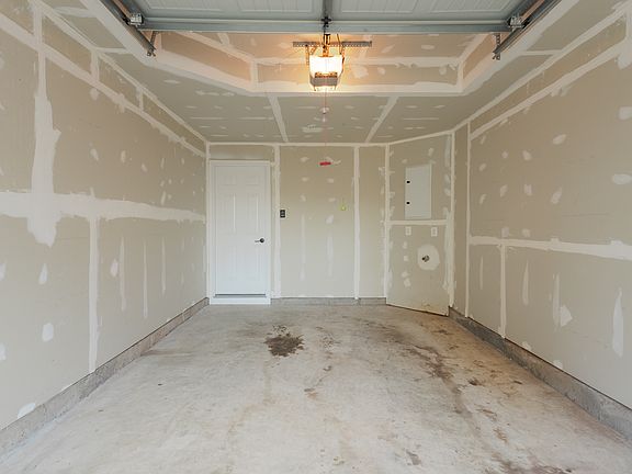 4th image of 13650 Endeavour Dr
