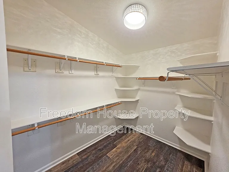 3630 E Vineyard Dr N — Photo 42