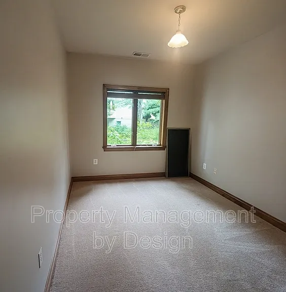 921 Vineland Ct — Photo 28